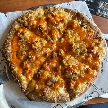 Harry Buffalo - Buffalo Chicken Mac and Cheese Pizza - American Near Me - North Olmsted, Ohio