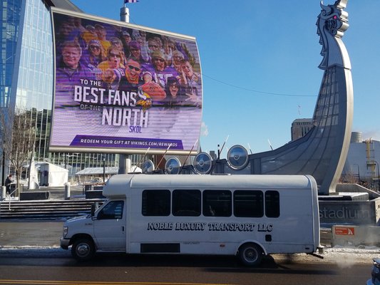 Noble Luxury Transportation - We offer a great 20 passenger limo party bus with comfortable perimiter seating. Family-friendly, yet the hidden party lights are ready to make any weekend outing all that and then some! Bluetooth connectivity means you can play your own selection of music.
This bus is built with business work in mind, the TV is set up to do video streaming off of your phone to go with your music or can do powerpoint presentations so you can pick up your clients from the airport and get down to business. Noble Luxury Transportation - We offer a great 20 passenger limo party bus with comfortable perimiter seating. Family-friendly, yet the hidden party lights are ready to make any weekend outing all that and then some! Bluetooth connectivity means you can play your own selection of music.
This bus is built with business work in mind, the TV is set up to do video streaming off of your phone to go with your music or can do powerpoint presentations so you can pick up your clients from the airport and get down to business.