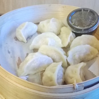 Parobar - Pierogi z krewetką i wieprzowiną - Dim Sum Near Me - Kraków, Massachusetts