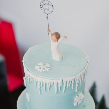 Shirin Bakery - Willow's Winter One-derland Cake - Bakeries Near Me - Tarzana, California Shirin Bakery - Willow's Winter One-derland Cake - Bakeries Near Me - Tarzana, California