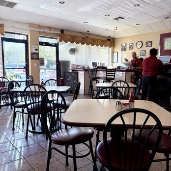 Don Carlin - Inside - Cuban Near Me - Sunrise, Florida