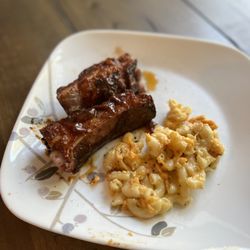 Shaw's Texas Style BBQ - So tasty - bbq ribs and mac n cheese