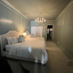 Hotel Toussaint - Hotel room
