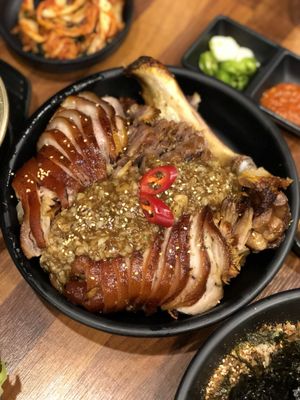 Hanyang Jokbal by null
