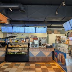Yogi's Ranger Station / Prawda Shell - Order counter