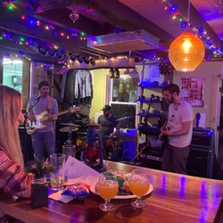 Rising River Brewing - The indoor entertainment was excellent