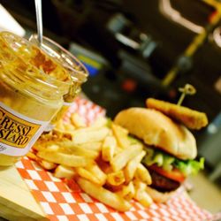 The Waupoos Pub Market and Eatery