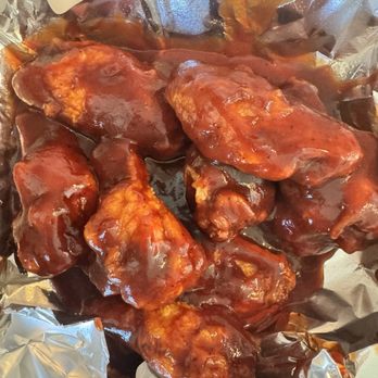 Magy's Pizza - BBQ Chicken Wings - Italian Near Me - Arlington Heights, Illinois