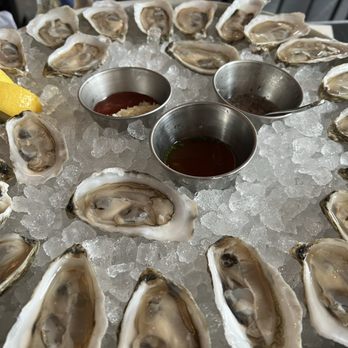 Row 34 - Dollar oysters - Seafood Near Me - Boston, Massachusetts