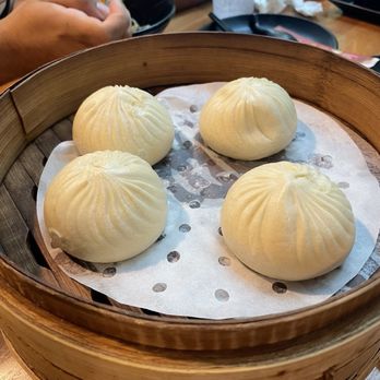 Dough Zone Dumpling House - Downtown Seattle - Steamed Pork Buns (4) 特色鲜肉蒸包 - Shanghainese Near Me - Seattle, Washington Dough Zone Dumpling House - Downtown Seattle - Steamed Pork Buns (4) 特色鲜肉蒸包 - Shanghainese Near Me - Seattle, Washington