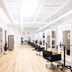 Salon & retail