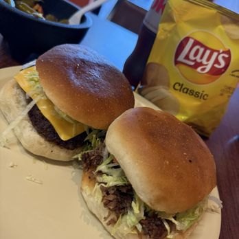 Loncheria El Popo - Cheeseburger and Ternera sandwiches - Burgers Near Me - San Antonio, Texas