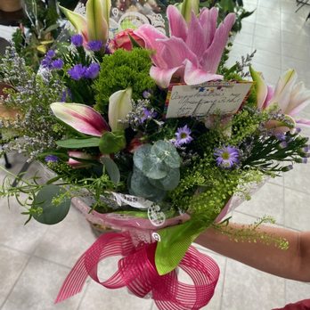 Lavish Blossoms - Floral Designers Near Me - Clearwater, Florida Lavish Blossoms - Floral Designers Near Me - Clearwater, Florida