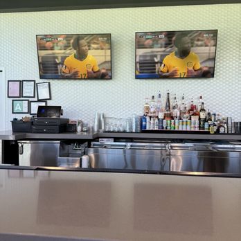 The Lakes at El Segundo - Bar area - Golf Near Me - El Segundo, California