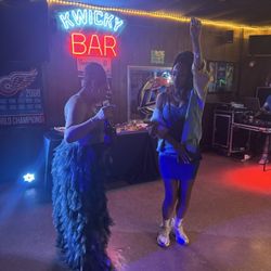 Kwicky Bar