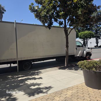 Best Fit Movers - Unloading and loading - Movers Near Me - Santa Ana, California Best Fit Movers - Unloading and loading - Movers Near Me - Santa Ana, California