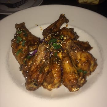 Yard House - Crispy wings (even the cabbage at the bottom is good) - New American Near Me - Northridge, California Yard House - Crispy wings (even the cabbage at the bottom is good) - New American Near Me - Northridge, California
