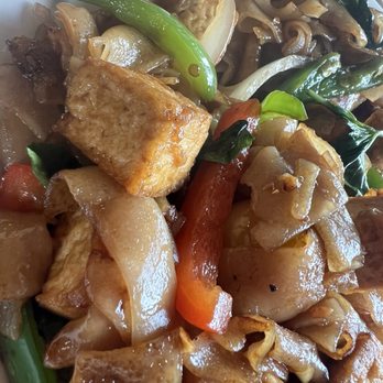 Min's Kitchen - Thai Near Me - La Canada Flintridge, California