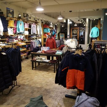 Patagonia - Ski & Snowboard Shops Near Me - Truckee, California
