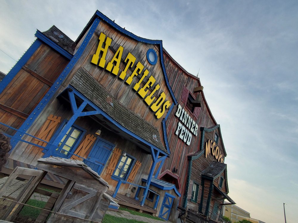 Hatfield & McCoy Dinner Show