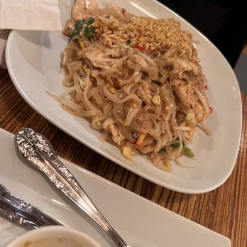 Siam Bistro - Chicken pad thai - Thai Near Me - Woodbridge, Virginia Siam Bistro - Chicken pad thai - Thai Near Me - Woodbridge, Virginia
