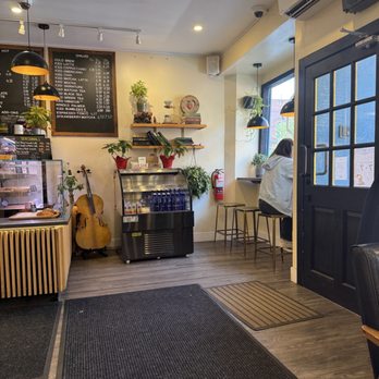 Cuppa Hive Coffee - Coffee & Tea Near Me - Brooklyn, New York