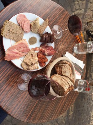 La Cave Voltaire by null