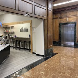 Healthys Downtown - Hallway to Healthy's.