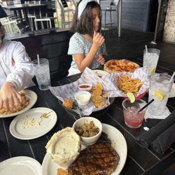 Bubba's 33 - American Near Me - Peoria, Arizona