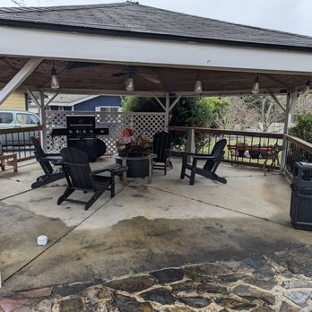 Cedarwood Inn - Hotels Near Me - Hendersonville, North Carolina Cedarwood Inn - Hotels Near Me - Hendersonville, North Carolina