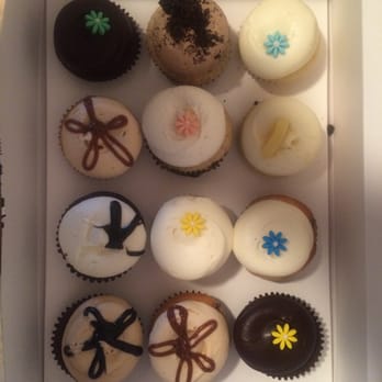 Georgetown Cupcake - A dozen of the best (Friday's menu)! Salted caramel, my fav! - Bakeries Near Me - Bethesda, Maryland Georgetown Cupcake - A dozen of the best (Friday's menu)! Salted caramel, my fav! - Bakeries Near Me - Bethesda, Maryland