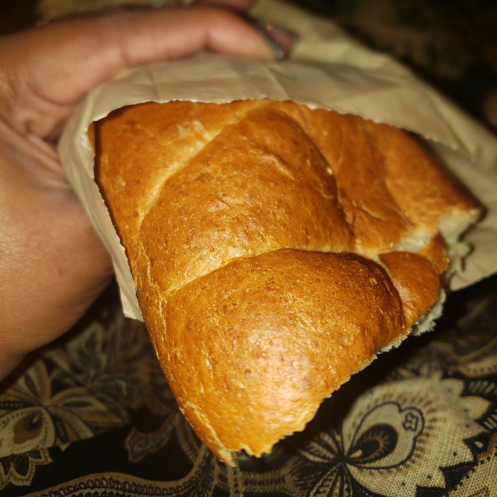LongHorn Steakhouse - Bread - Steakhouses Near Me - Matthews, North Carolina LongHorn Steakhouse - Bread - Steakhouses Near Me - Matthews, North Carolina