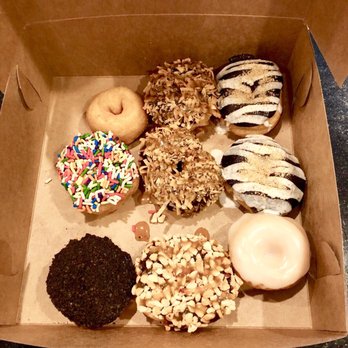 Simply Done Donuts - Sprinkles, cookies and cream, Samoa, glazed, and Snickers. - Food Trucks Near Me - Dunwoody, Georgia Simply Done Donuts - Sprinkles, cookies and cream, Samoa, glazed, and Snickers. - Food Trucks Near Me - Dunwoody, Georgia