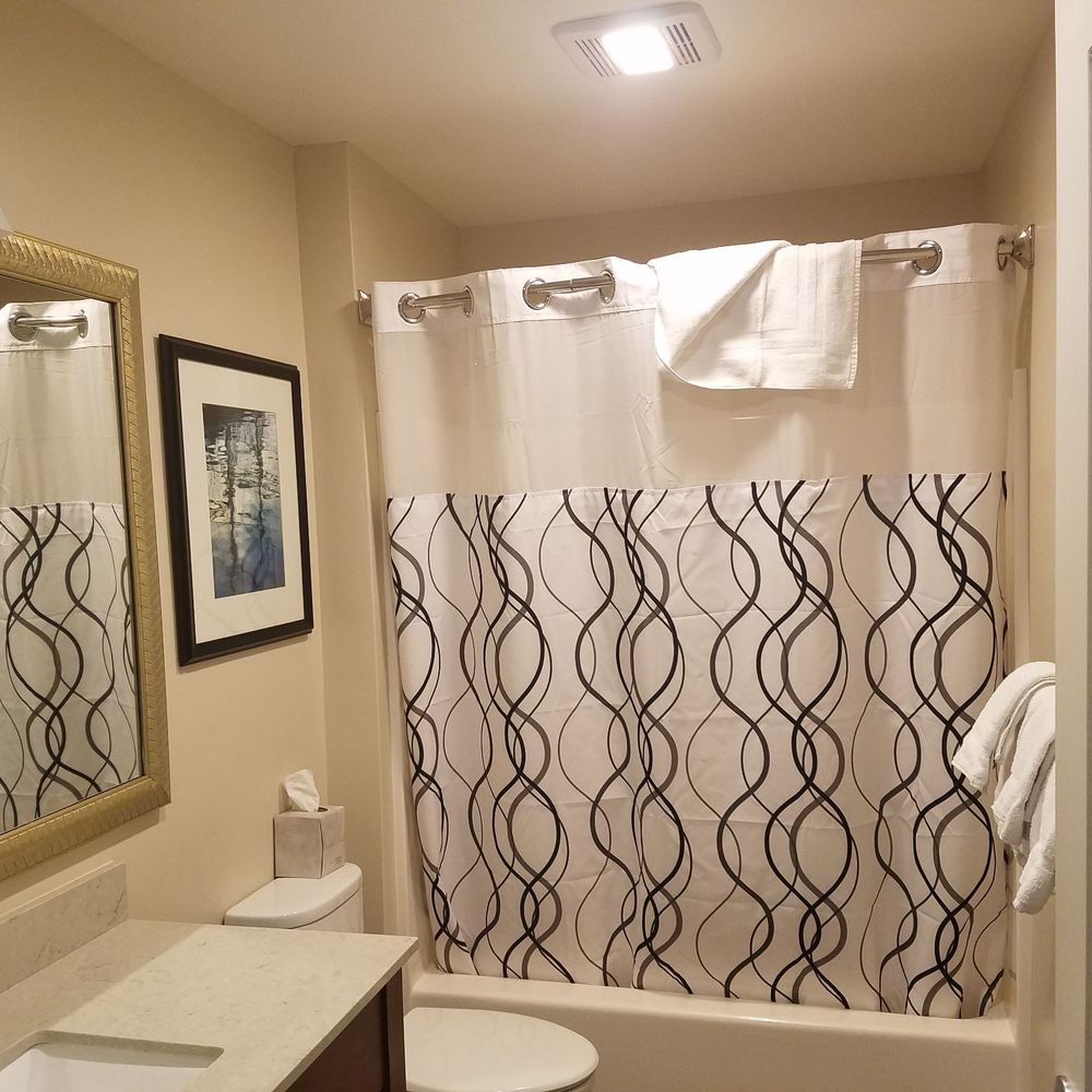 Moonlight Beach Motel - Nice bathroom - Hotels Near Me - Encinitas, California Moonlight Beach Motel - Nice bathroom - Hotels Near Me - Encinitas, California