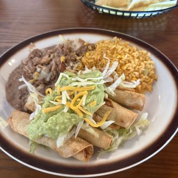 El Sabroso Grill - Chicken Taquitos Plate - Mexican Near Me - Placentia, California El Sabroso Grill - Chicken Taquitos Plate - Mexican Near Me - Placentia, California