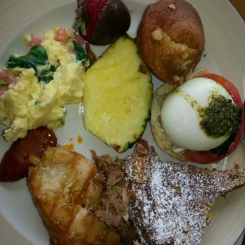 Duke's Malibu - various items from the Sunday brunch buffet - New American Near Me - Malibu, California