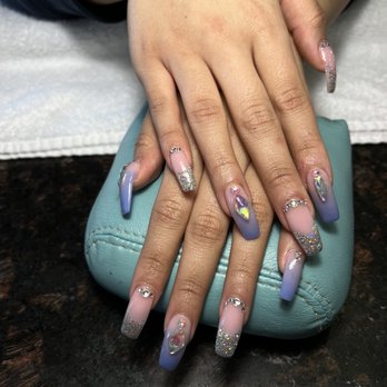De Anza Nails - actual nails - Nail Salons Near Me - Cupertino, California