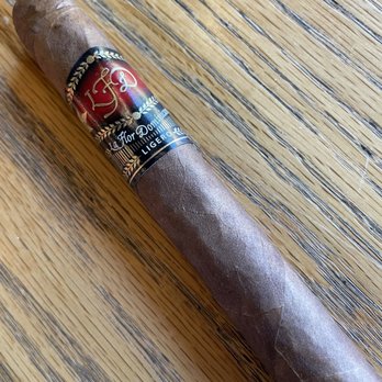 Iwan Ries - La Flor Dominicana Ligero - Tobacco Shops Near Me - Chicago, Illinois
