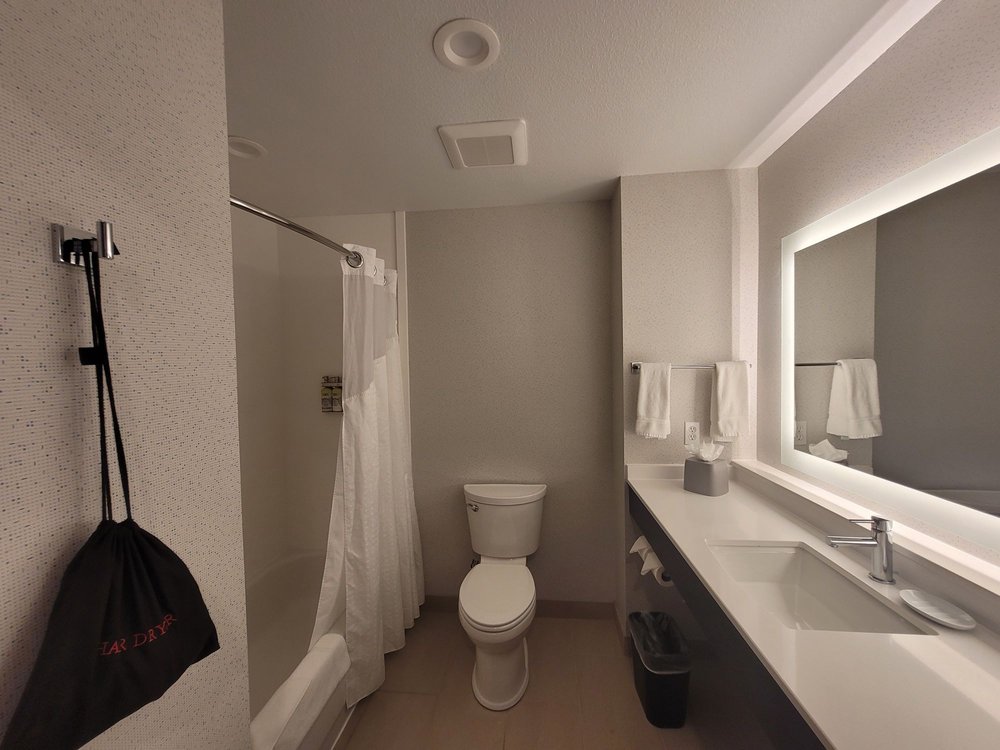 HOLIDAY INN EXPRESS HOTEL & SUITES SALINAS Updated August 2024 79