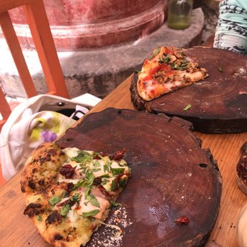 Neopolitan Pizza - Mikes special, Salmonas small! - Pizza Near Me - San Miguel de Allende, GUA