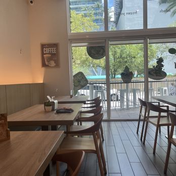 Sproutz - Brickell - Inside - Juice Bars & Smoothies Near Me - Miami, Florida