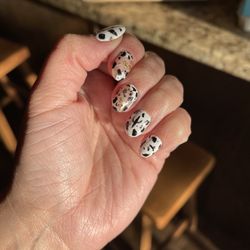 Ali’s Awesome Nails