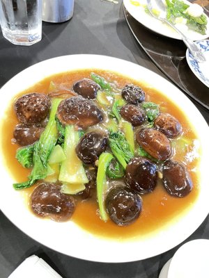 Yong Moon Lu by null