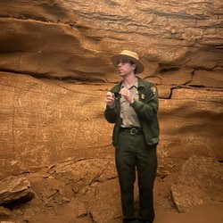 Mammoth Cave National Park - Our guide telling us about the days where you could scribe your name on the walls of caves. Nice fella!