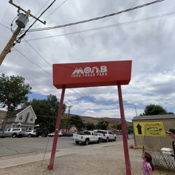 Red Wok Kitchen - Food truck entrance
