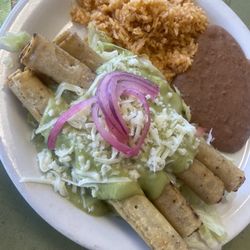 Café Mayapan - Potato flautas / Flautas de papa
