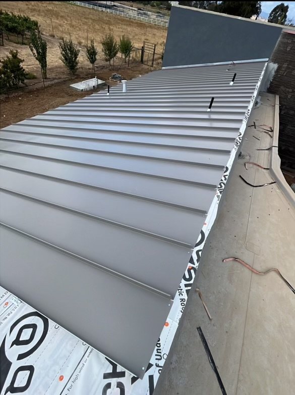 Slide of Loma Blanca Roofing