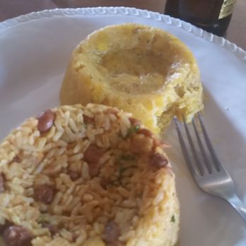 Los Pinos - Puerto Rican Near Me - Carolina, Puerto Rico