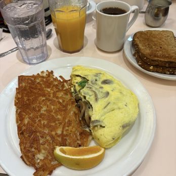 Kendall's Cafe - My go-to mushroom & avacado omelette. Excellent! - American Near Me - Borrego Springs, California