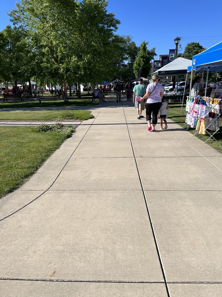 Plymouth Farmers' Market Logo